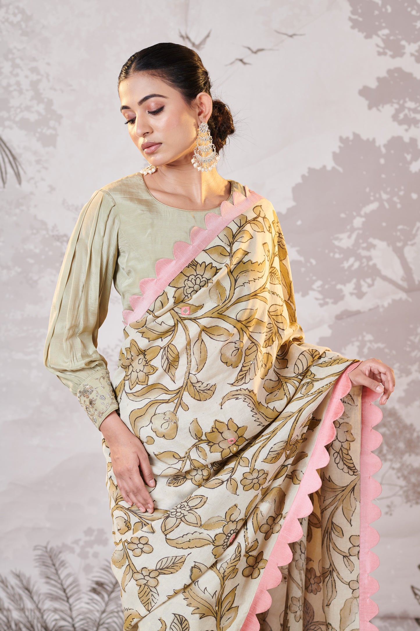 Ivory Green Hand-Painted Kalamkari Saree Set