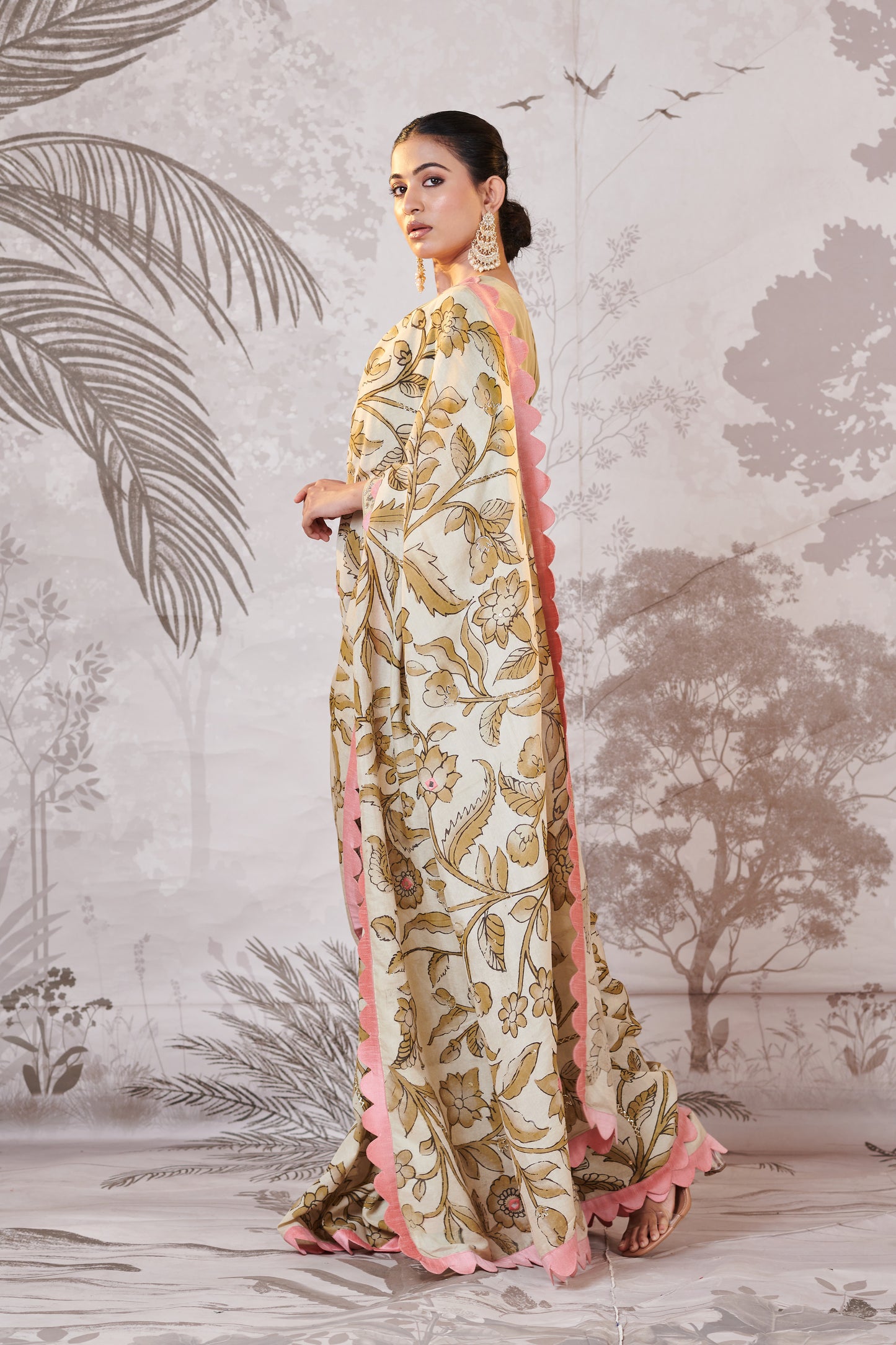 Ivory Green Hand-Painted Kalamkari Saree Set