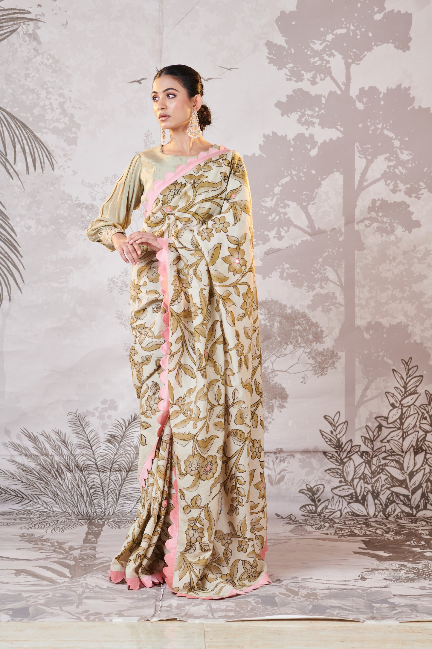 Ivory Green Hand-Painted Kalamkari Saree Set