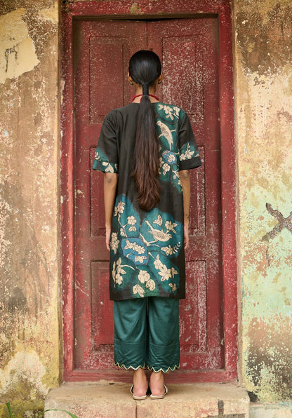 Noir Kalamkari Floral Kurtha Set